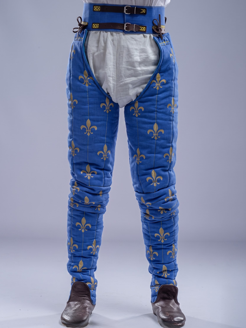 Men’s Medieval Padded Chausses – Quilted Leg Armor for LARP, SCA & Historical Reenactment