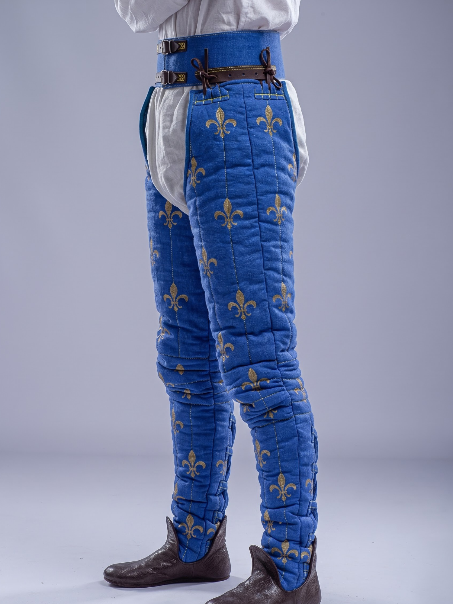 Men’s Medieval Padded Chausses – Quilted Leg Armor for LARP, SCA & Historical Reenactment