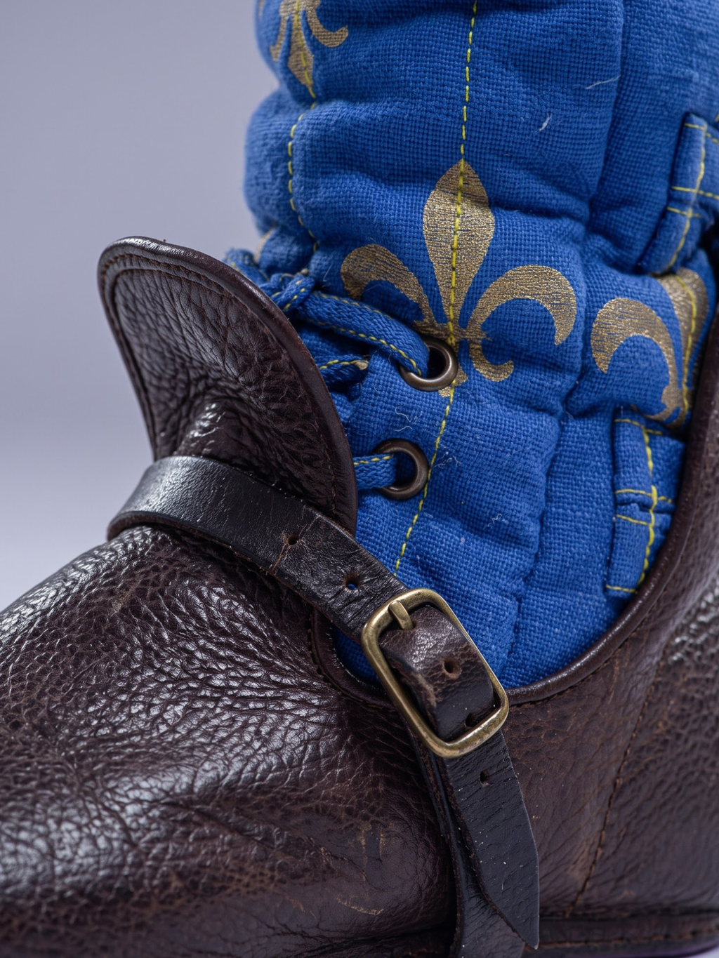 Men’s Medieval Padded Chausses – Quilted Leg Armor for LARP, SCA & Historical Reenactment
